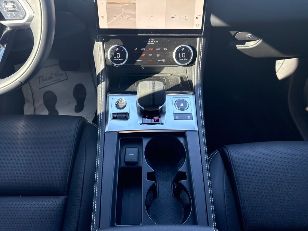2024 Jaguar F-PACE P250 R-Dynamic S photo 24