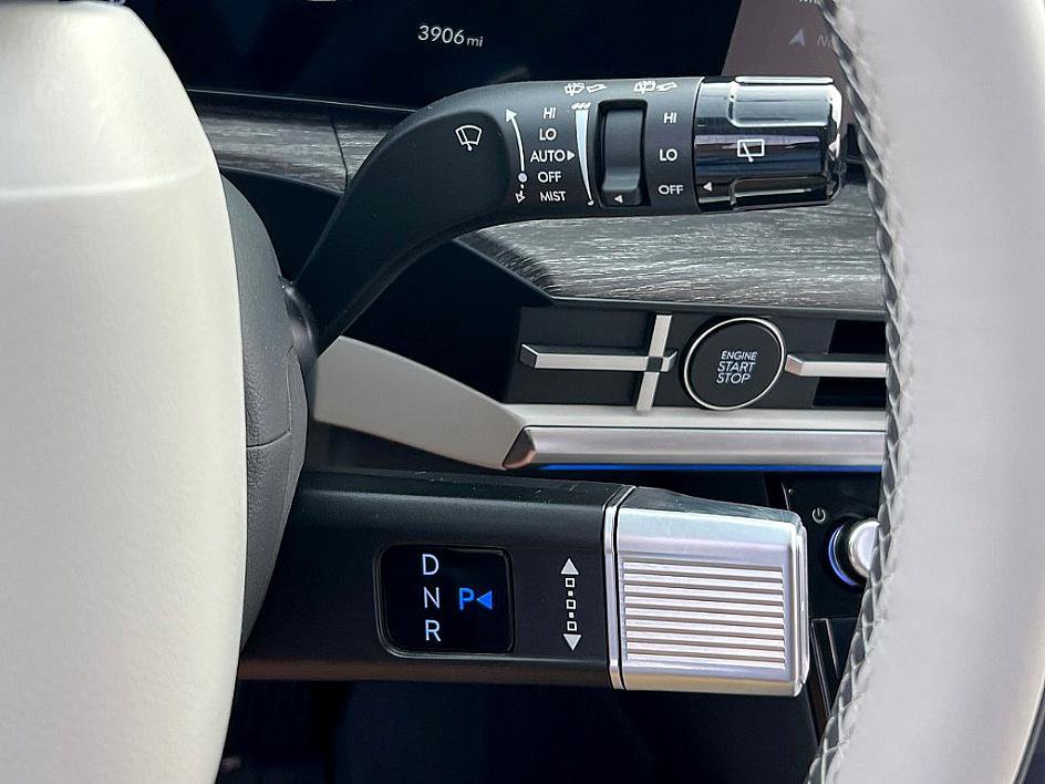 2025 Hyundai Santa Fe Calligraphy photo 17