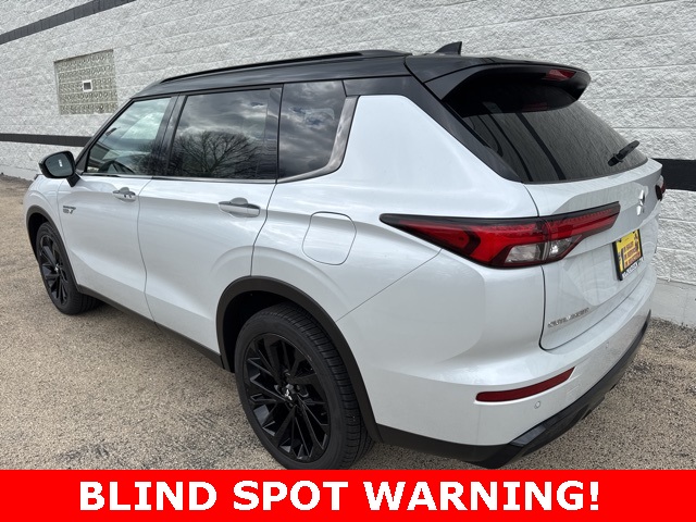 2025 Mitsubishi Outlander PHEV SEL Black Edition photo 5