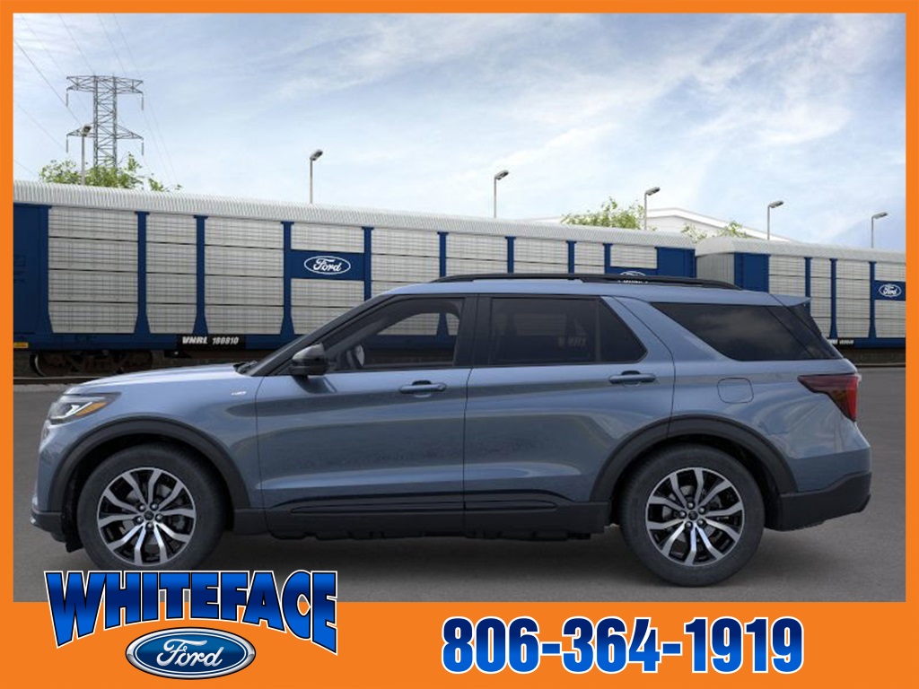 2025 Ford Explorer ST-Line photo 2