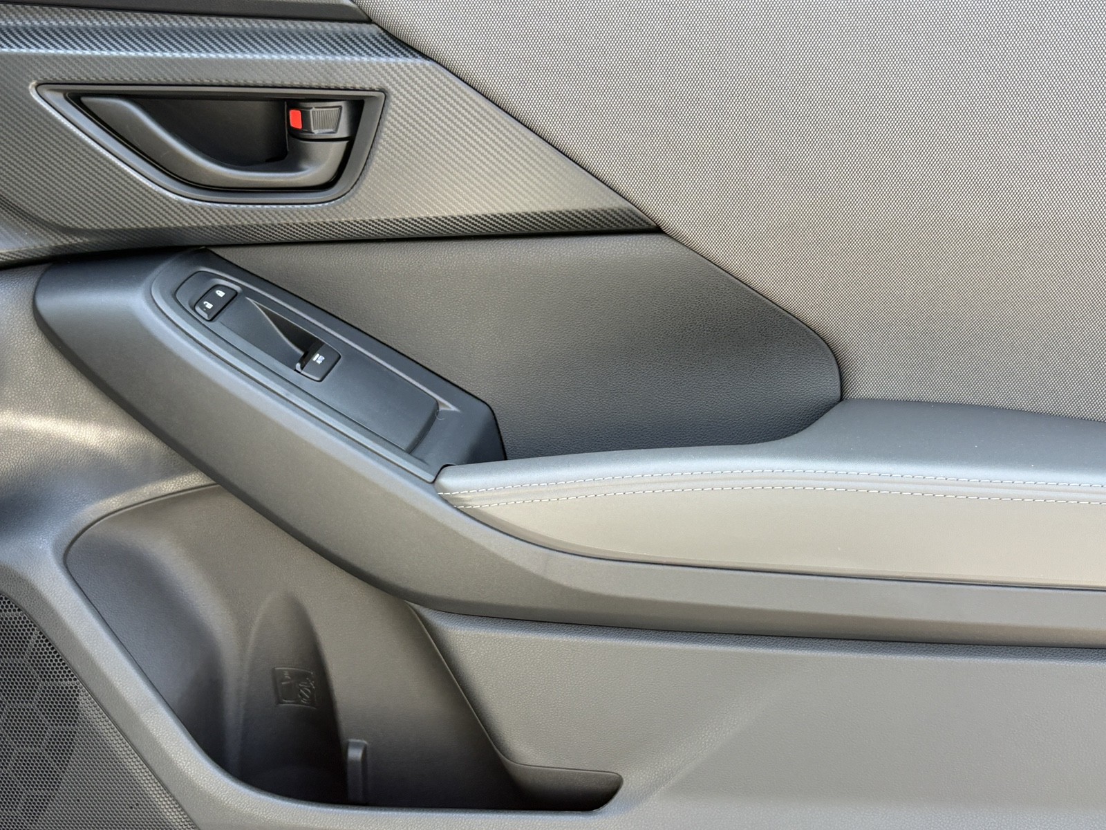 New 2025 CRYSTAL WHITE PEARL Subaru Premium image 54