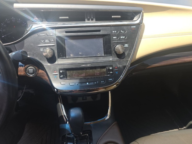 2014 Toyota Avalon XLE photo 14