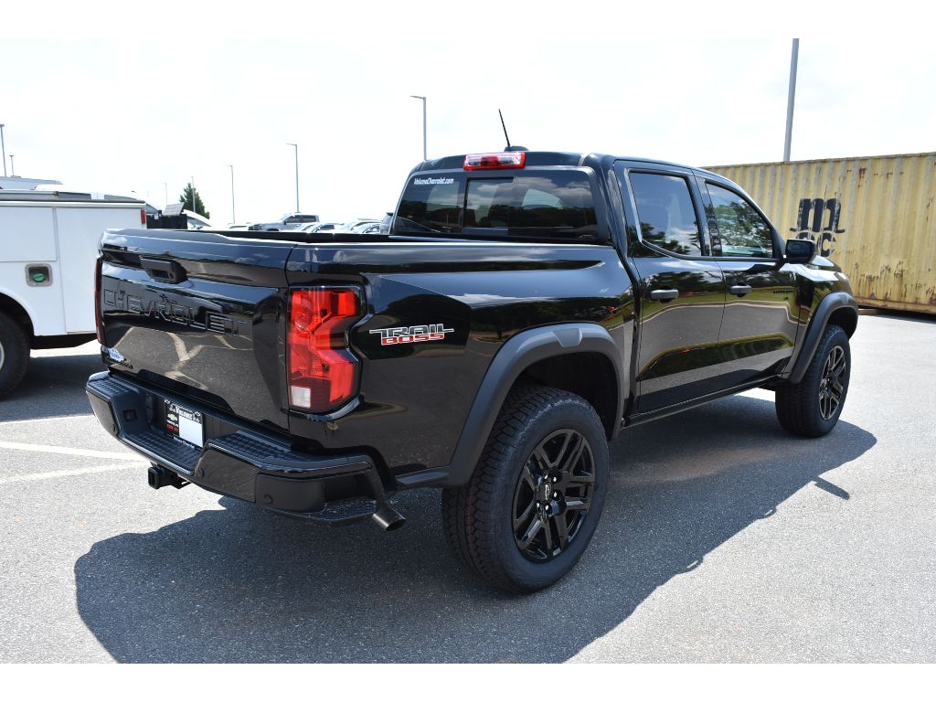 2025 Chevrolet Colorado Trail Boss photo 4