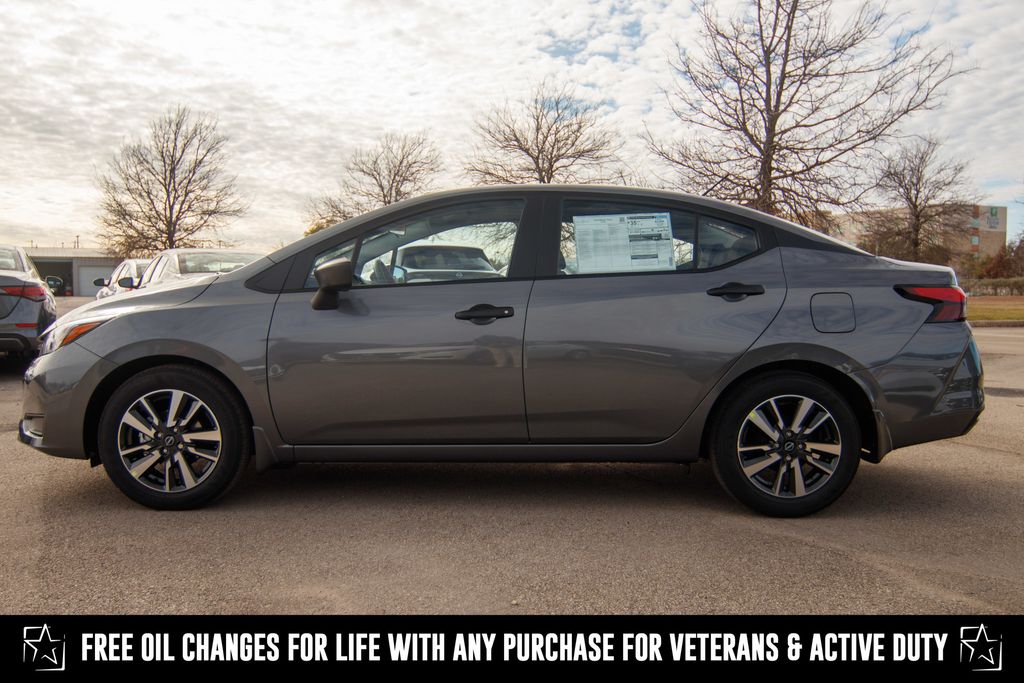 2025 Nissan Versa S photo 3