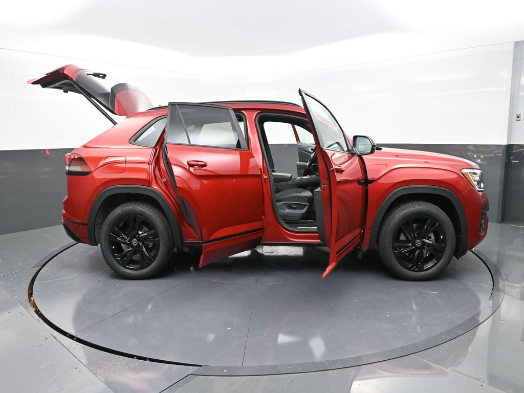 2025 Volkswagen Atlas Cross Sport SEL R-Line photo 33