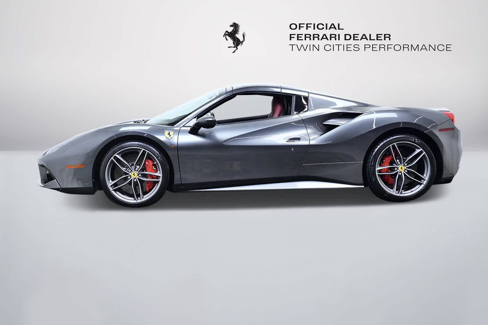 2017 Ferrari 488 Spider photo 2