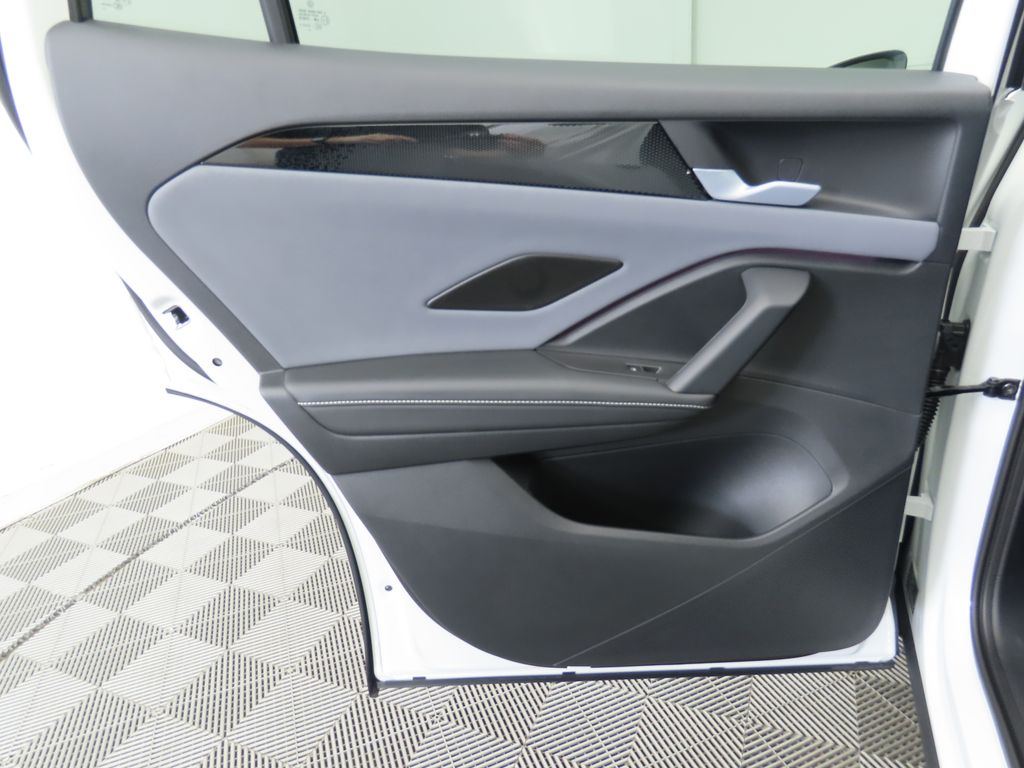 2025 Volkswagen Tiguan SE photo 26