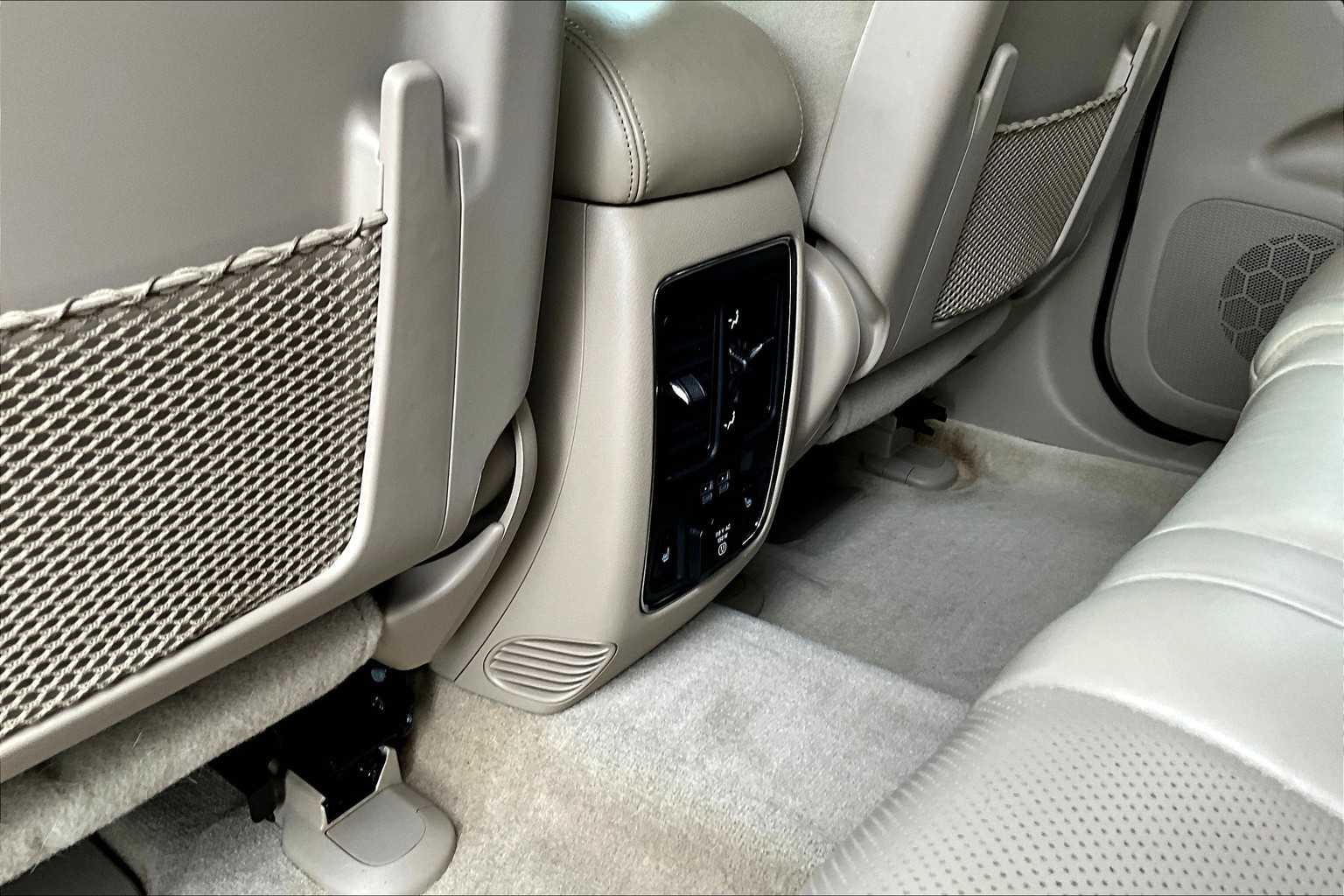 2019 Jeep Grand Cherokee Overland Sport photo 31