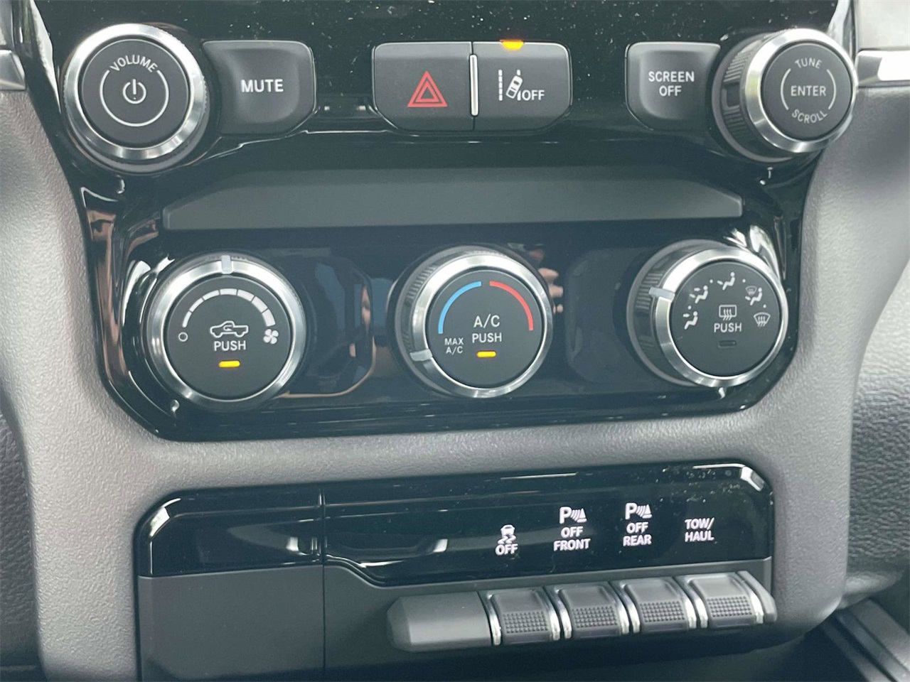 2025 Ram 1500 Big Horn Lone Star photo 18
