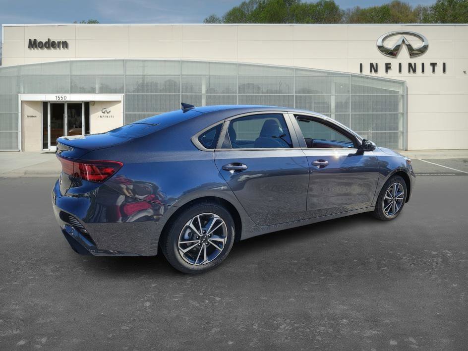 2023 Kia Forte LXS photo 4