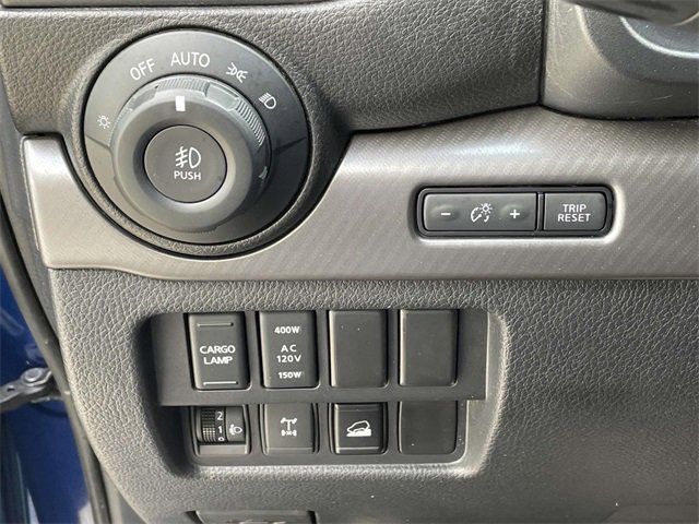 2020 Nissan Titan Crew Cab photo 18