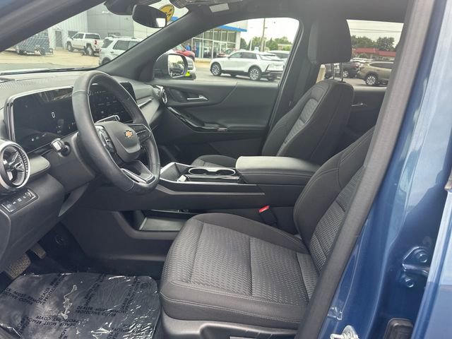 2025 Chevrolet Equinox LT photo 9