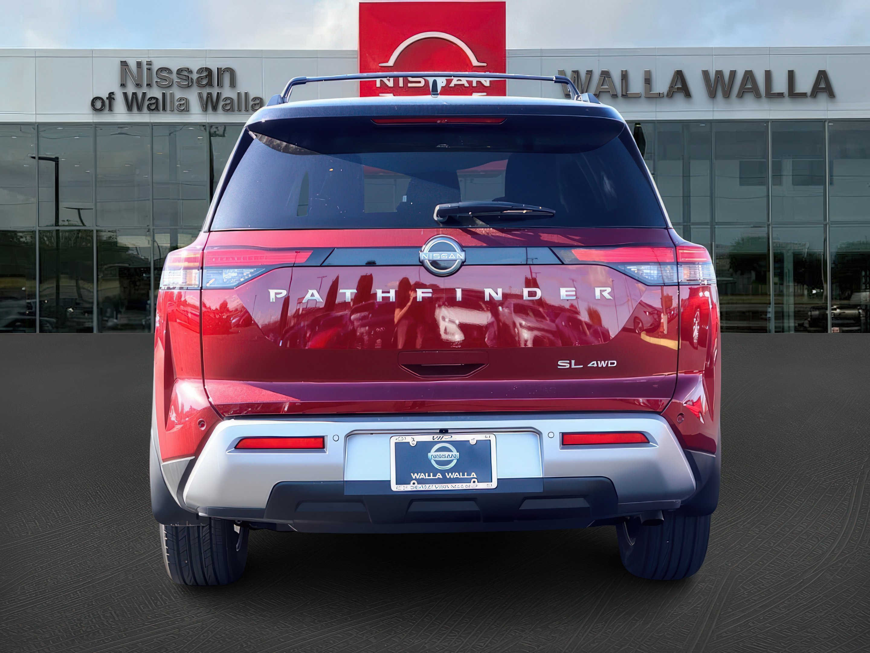 2025 Nissan Pathfinder SL photo 2