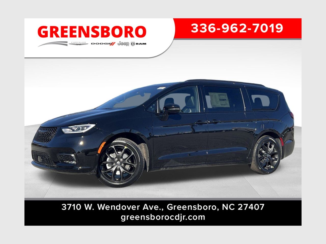 2026 Chrysler Pacifica Select's photo