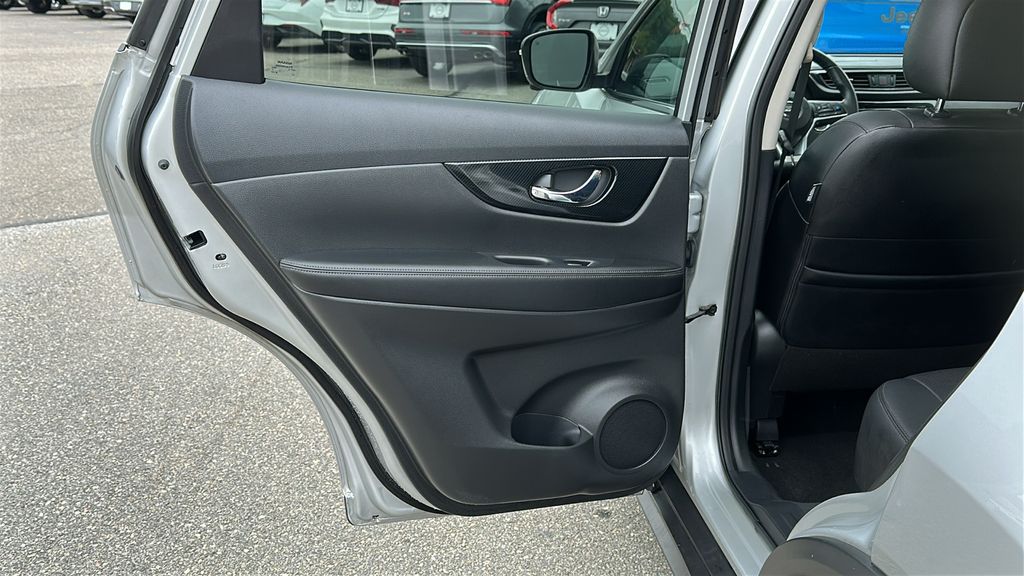 2020 Nissan Rogue SL photo 24