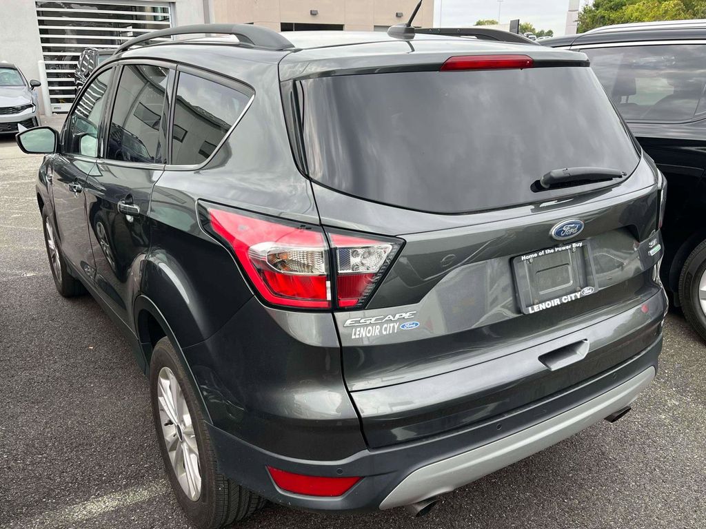 2017 Ford Escape SE photo 3