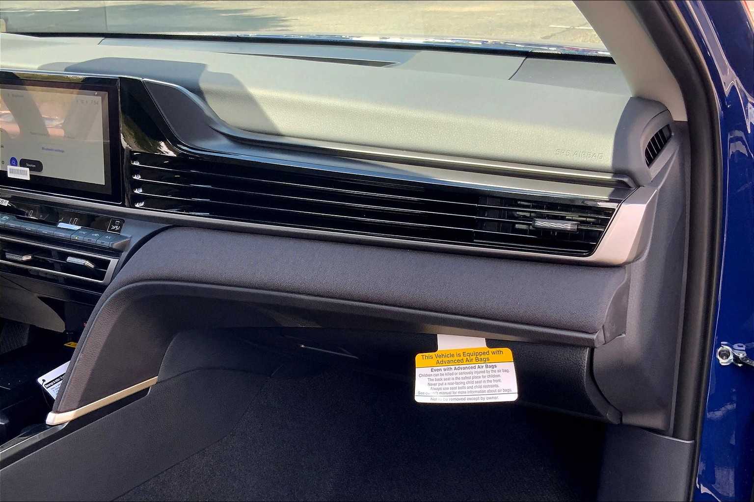 2025 Toyota Camry LE photo 16
