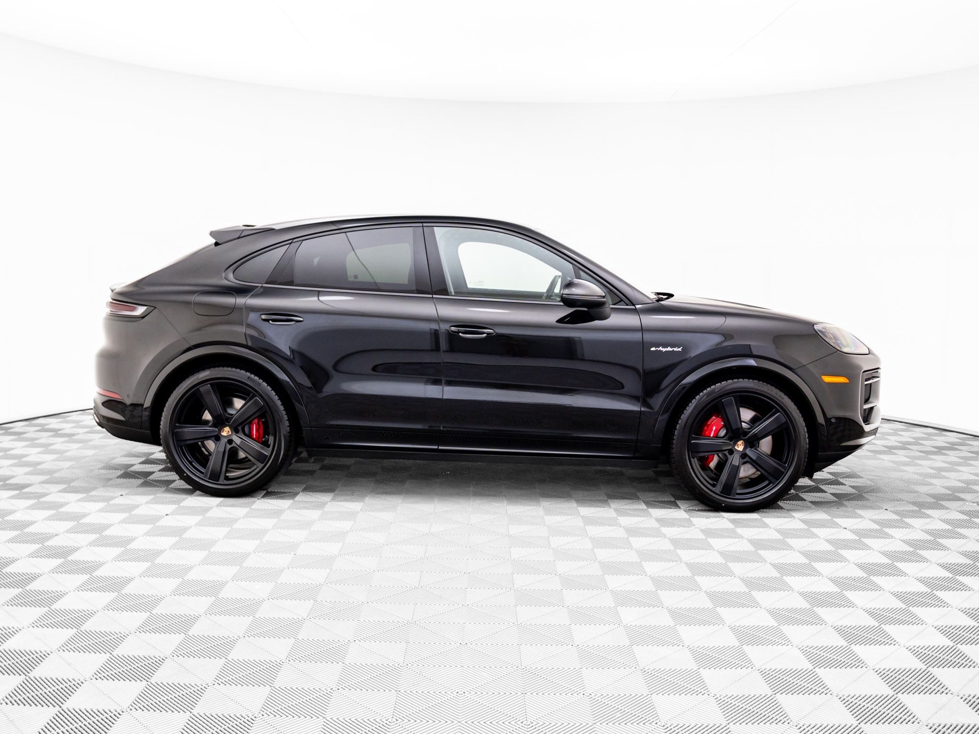 2026 Porsche Cayenne E-Hybrid Coupe S photo 4