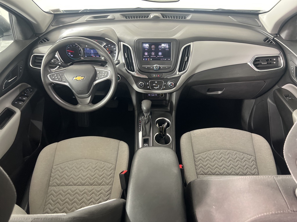 2022 Chevrolet Equinox LS photo 2