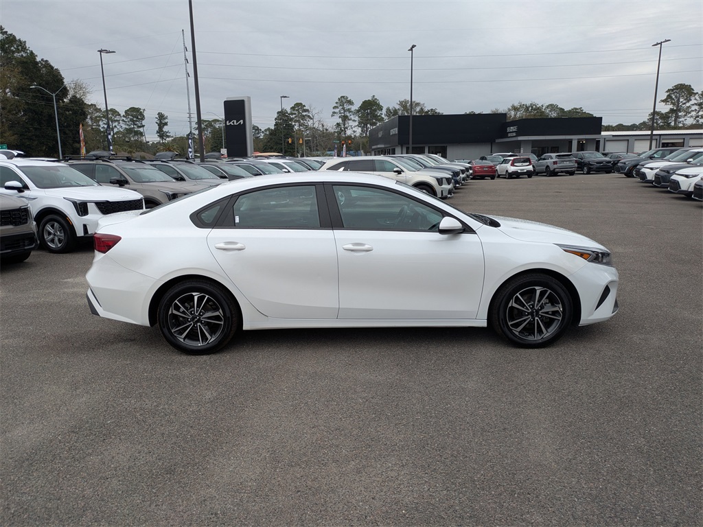 Used 2024 Kia Forte LXS with VIN 3KPF24ADXRE723940 for sale in Brunswick, GA