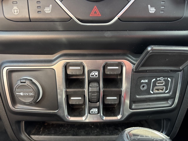 2021 Jeep Gladiator Willys photo 13