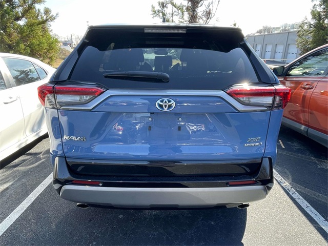 2022 Toyota RAV4 Hybrid XSE photo 3