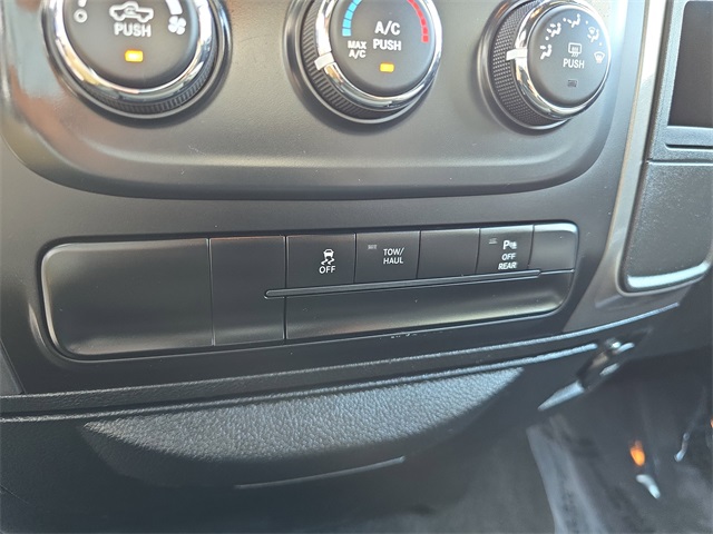 2024 Ram 1500 SLT Warlock photo 19