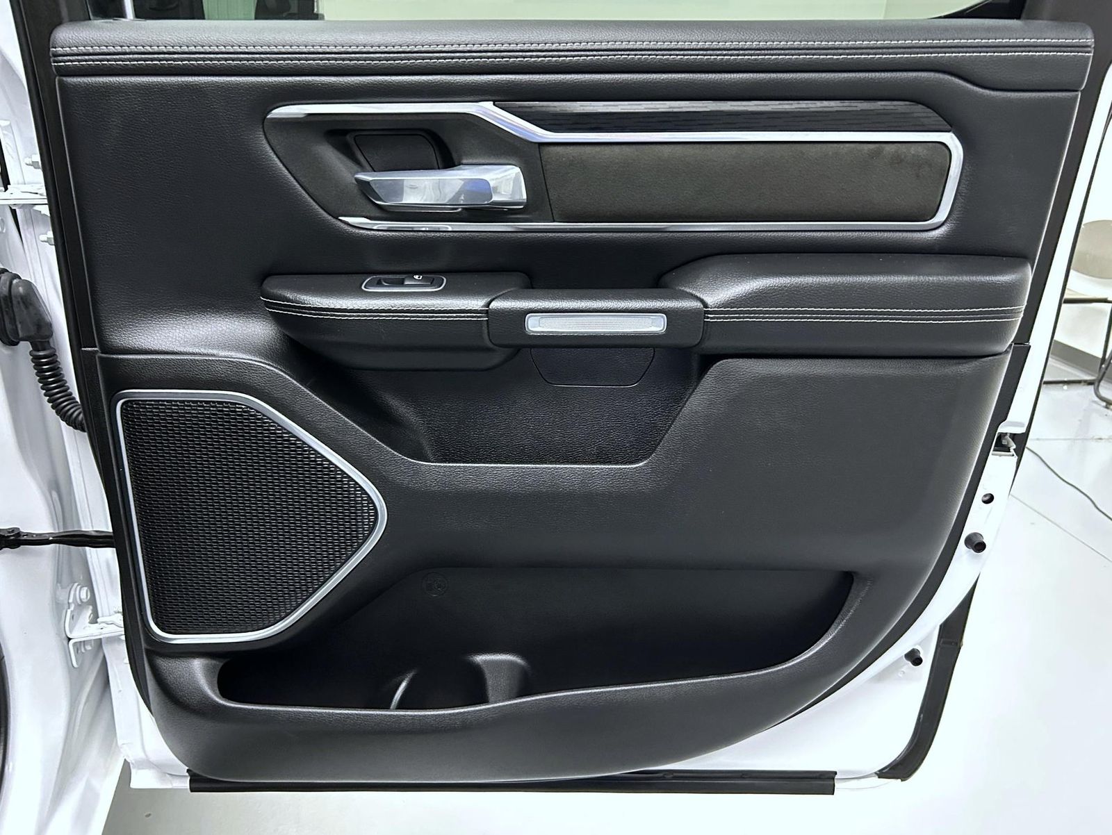 2023 Ram 1500 Laramie photo 16