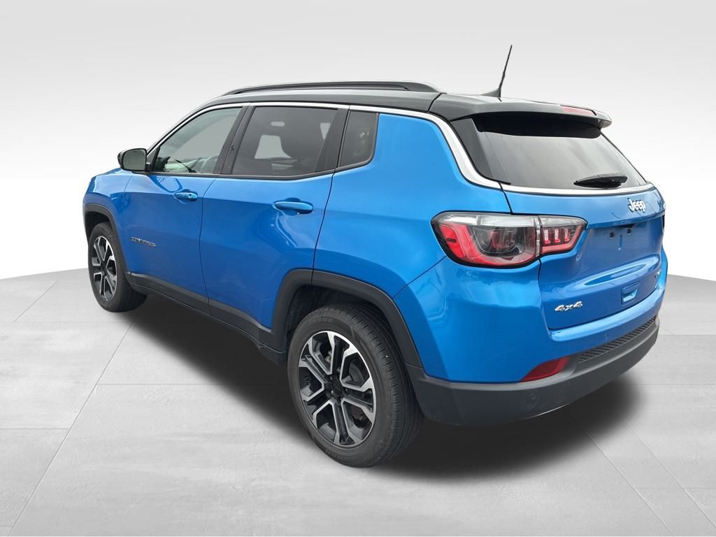 2023 Jeep Compass Limited photo 3
