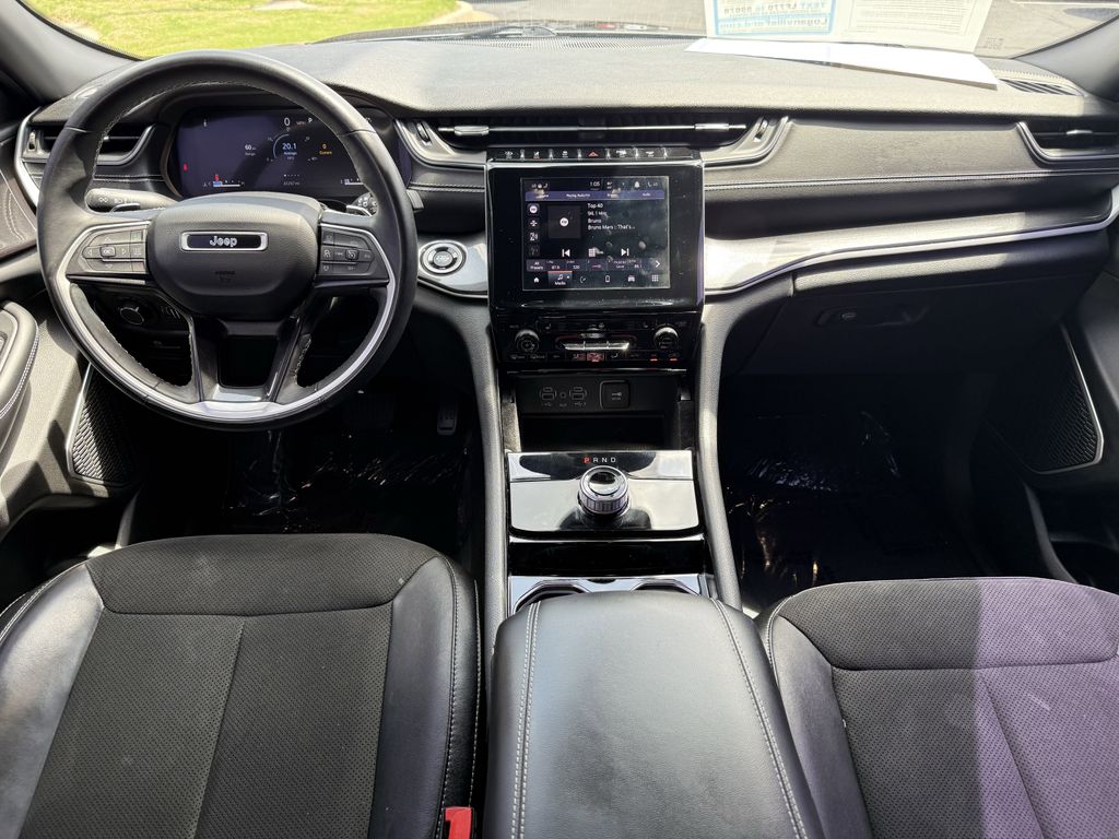 2022 Jeep Grand Cherokee Altitude photo 4
