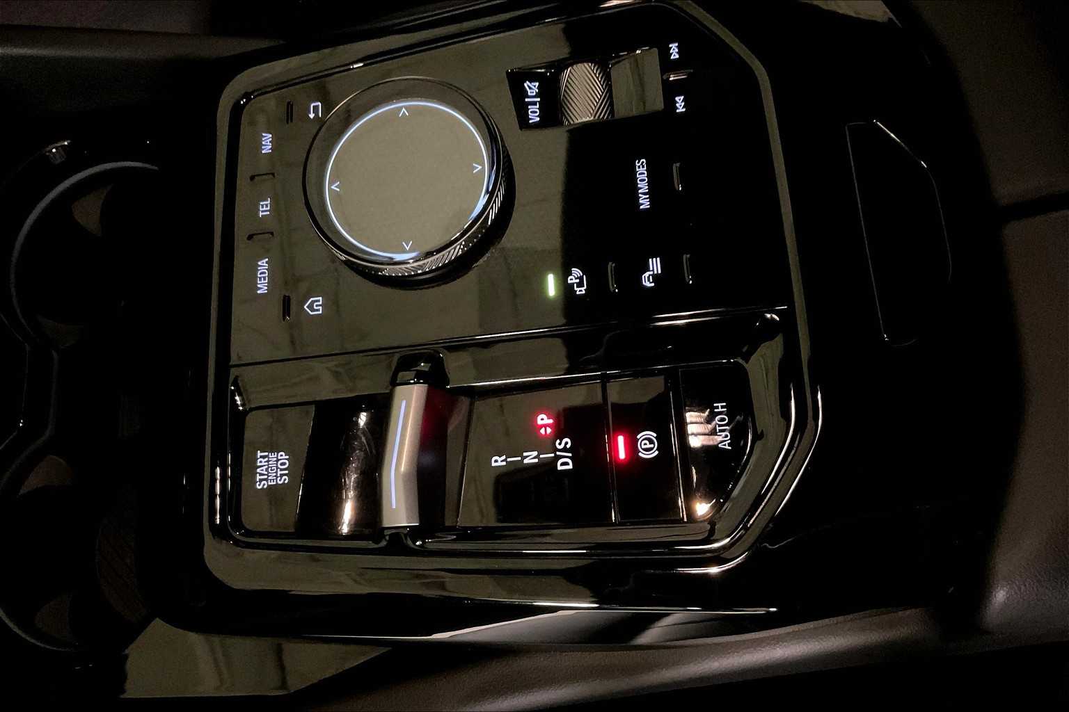 2025 Bmw 530i Sedan photo 13