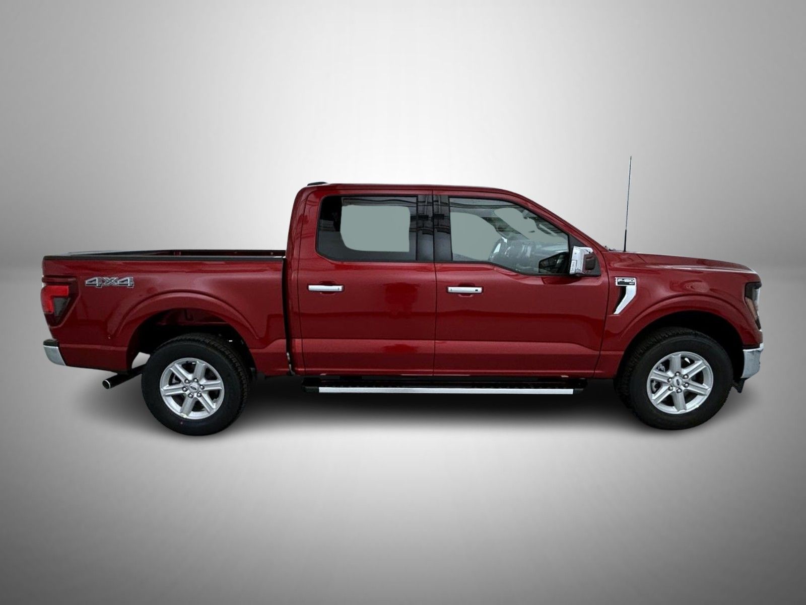 2025 Ford F-150 XLT photo 4