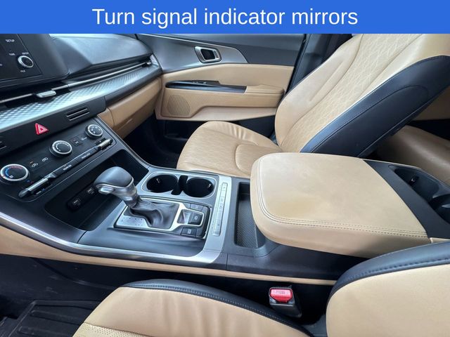 2023 Kia Carnival LX photo 18