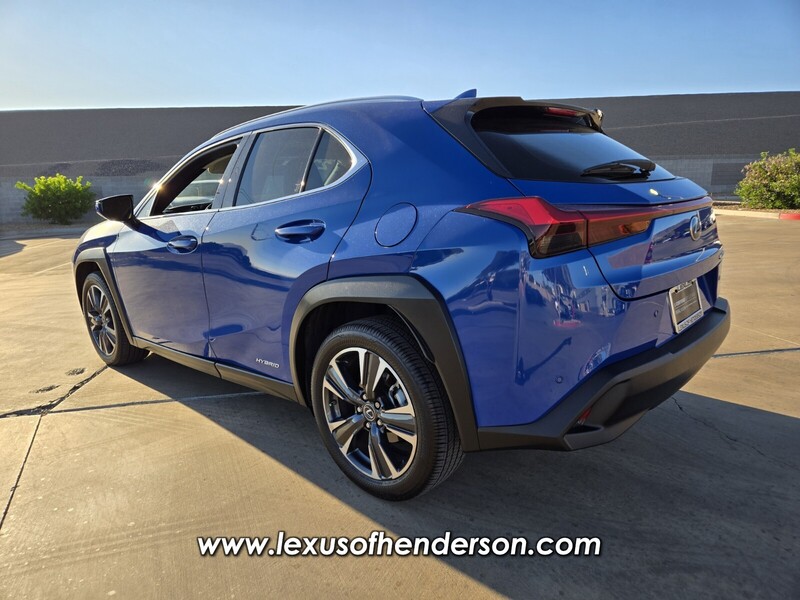 2022 Lexus UX photo 4