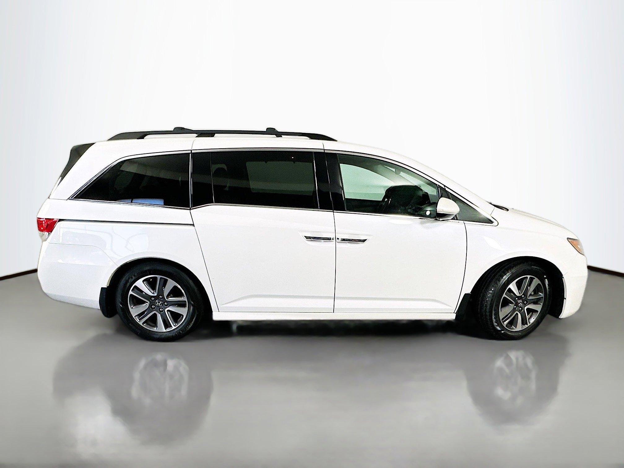 2014 Honda Odyssey Touring photo 8