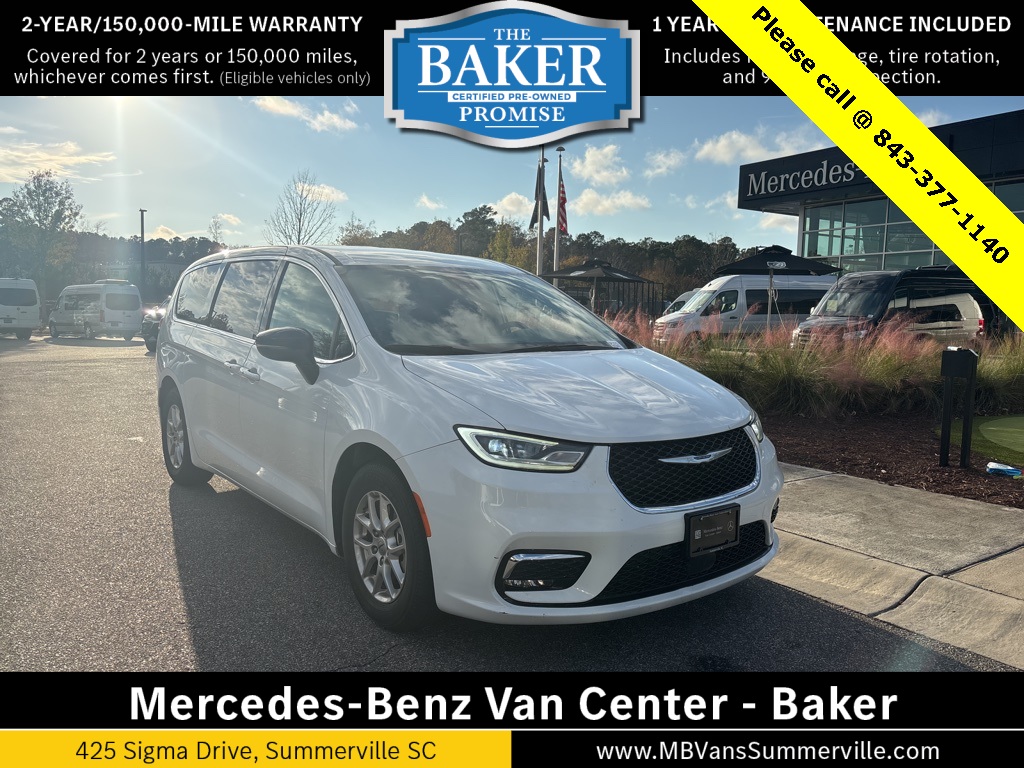 2024 Chrysler Pacifica Touring L's photo