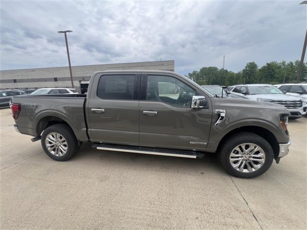2025 Ford F-150 XLT photo 4