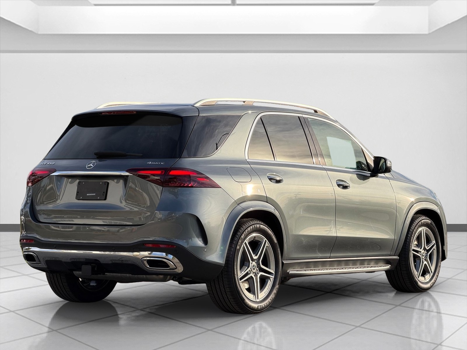 2026 Mercedes Benz GLE 450 4MATIC photo 3