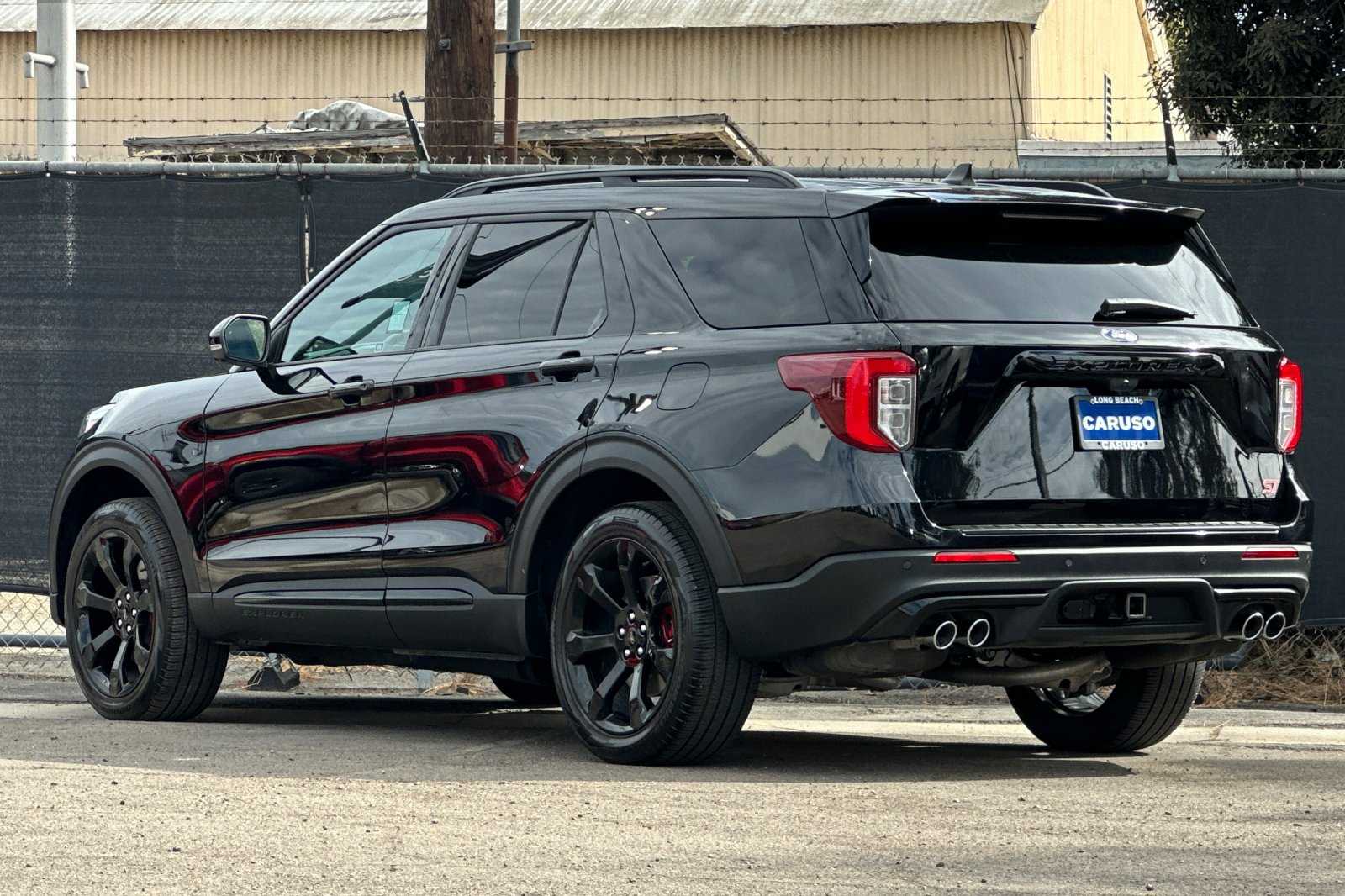 2023 Ford Explorer ST photo 4