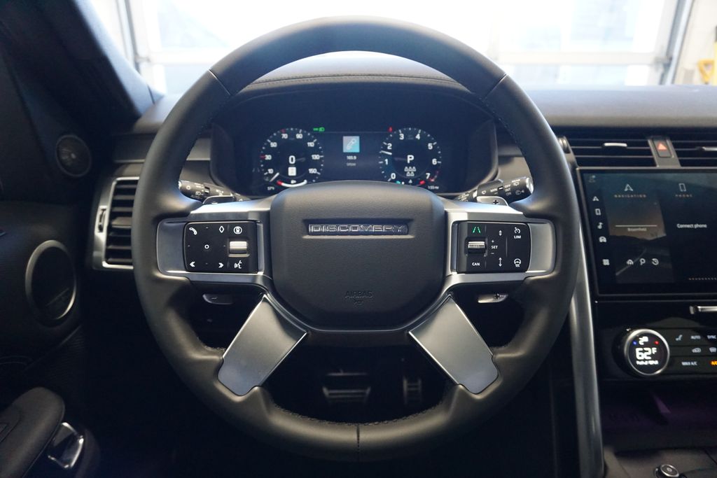 2025 Land Rover Discovery SE photo 9