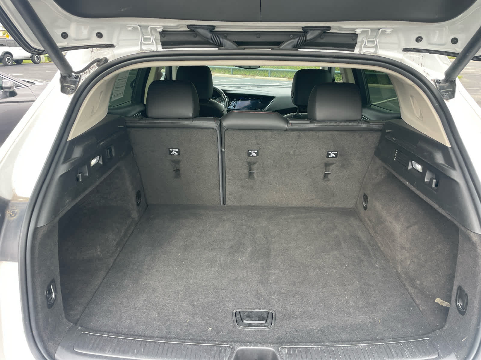 2023 Buick Envision Essence photo 9