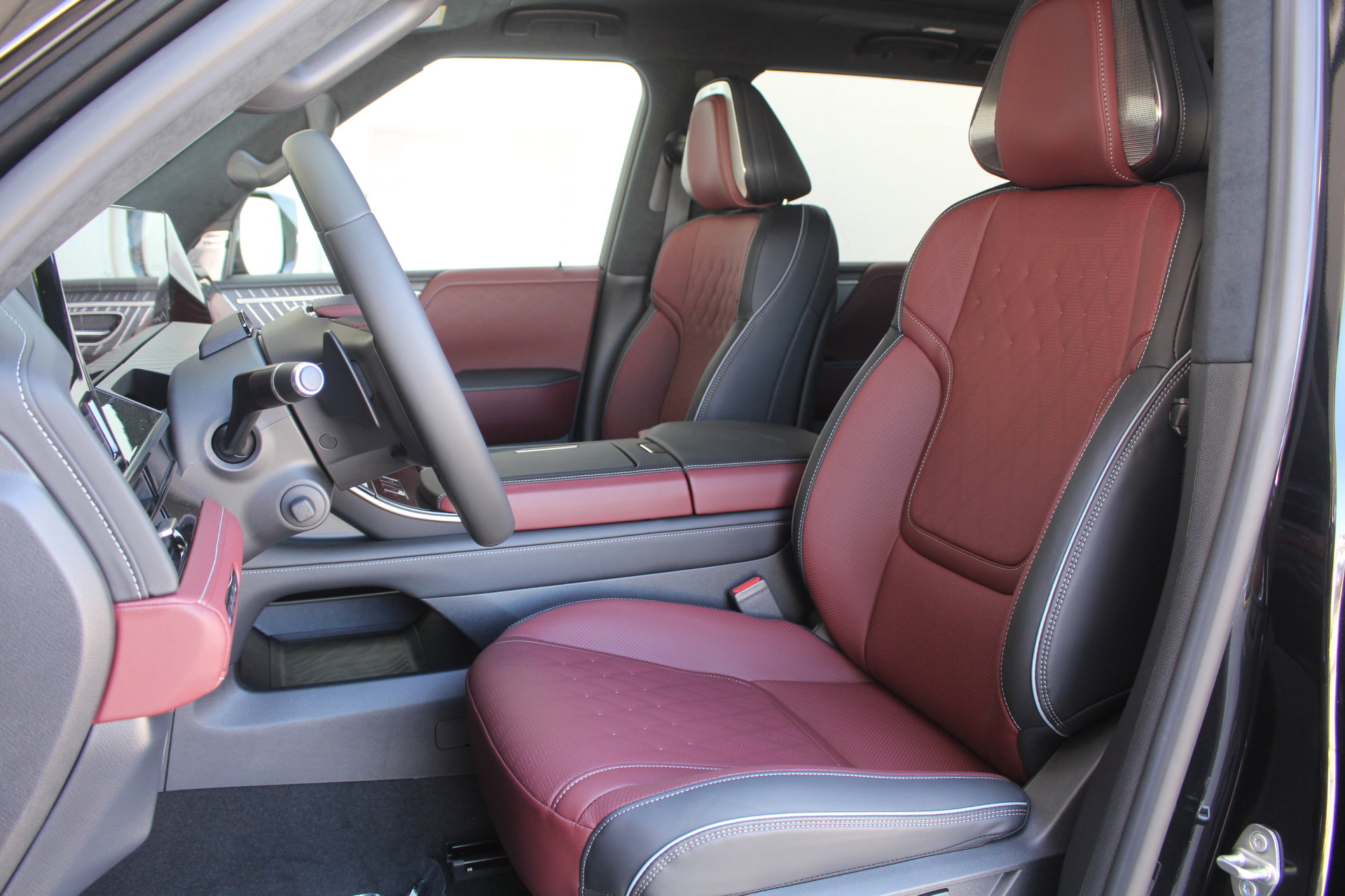 2026 Infiniti QX80 photo 13
