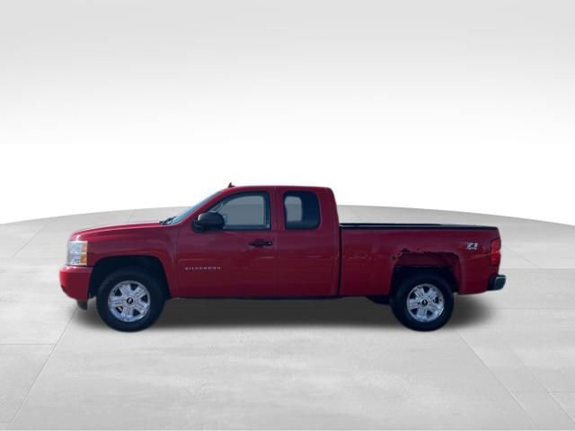 Used 2011 Chevrolet Silverado 1500 LT with VIN 1GCRKSE38BZ375813 for sale in Fenton, MI