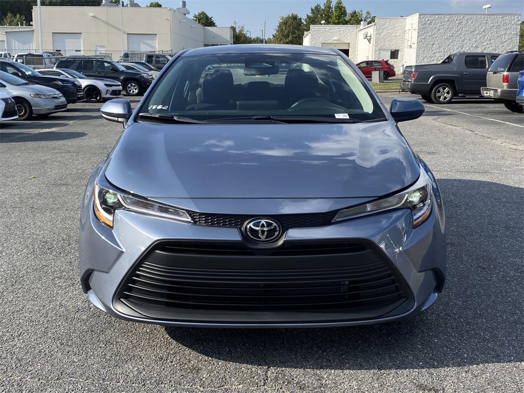 2026 Toyota Corolla LE photo 2