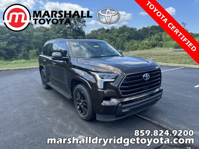 2023 Toyota Sequoia SR5's photo