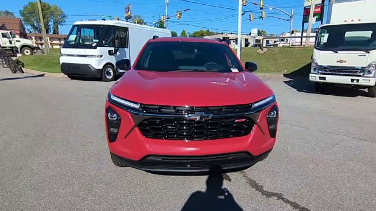 2026 Chevrolet Trax photo 2