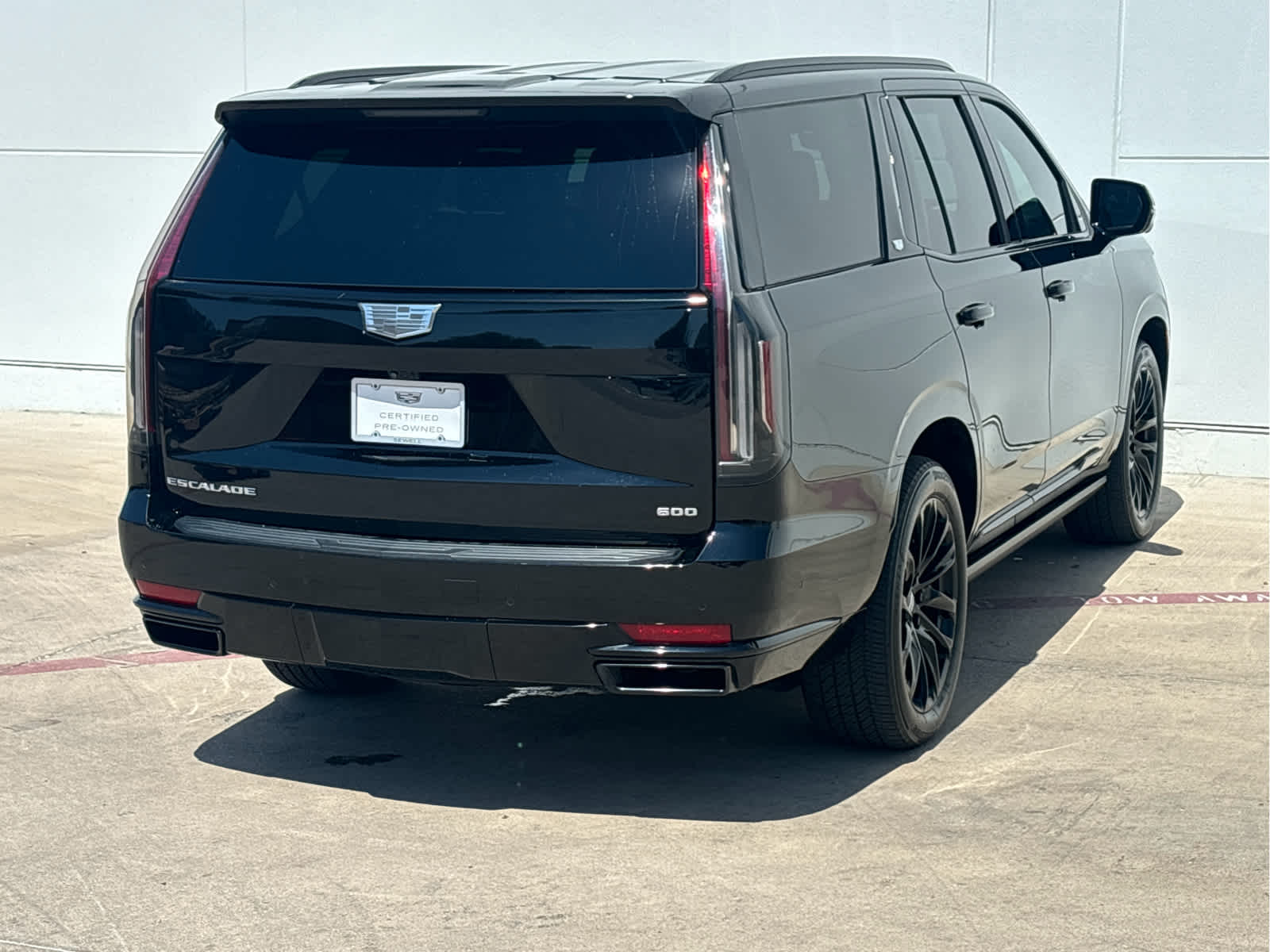 2023 Cadillac Escalade Sport photo 2
