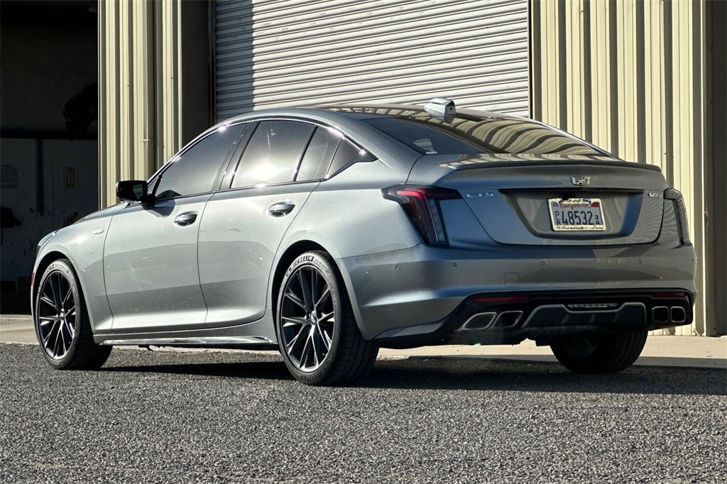 2025 Cadillac CT5 V photo 4