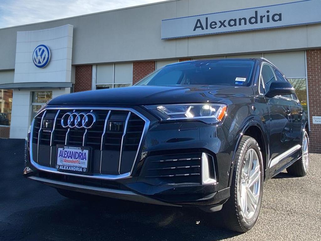 2023 Audi Q7 Premium Plus's photo