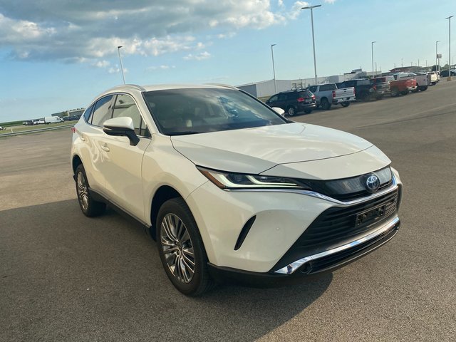 2022 Toyota Venza LE photo 4